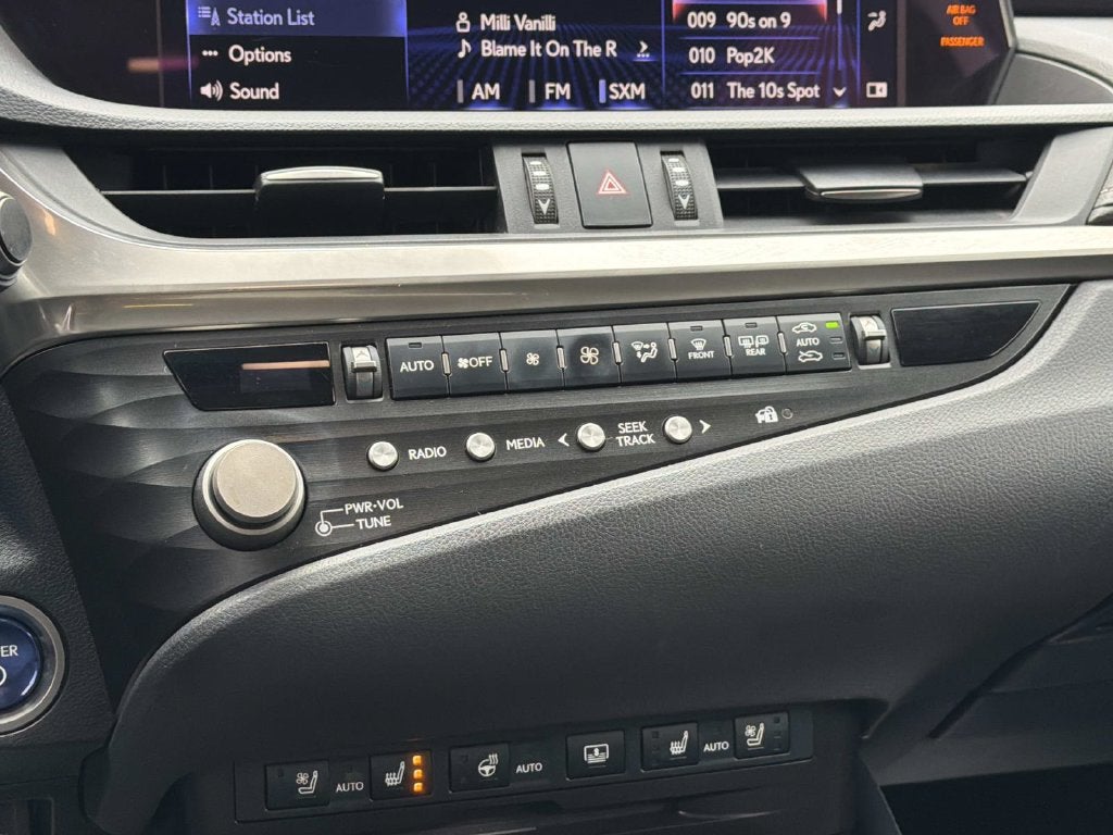 2021 Lexus ES 300h Luxury