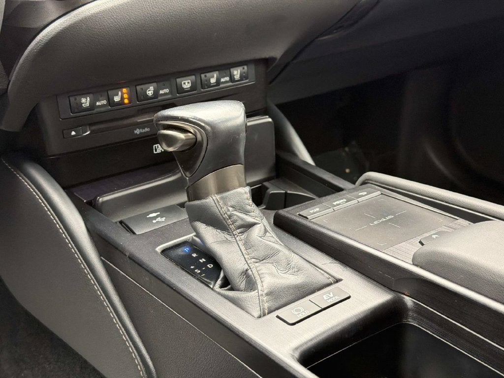2021 Lexus ES 300h Luxury