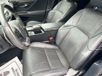 2021 Lexus ES 300h Luxury