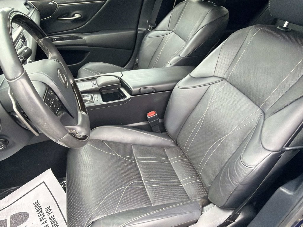 2021 Lexus ES 300h Luxury