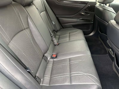 2021 Lexus ES 300h Luxury