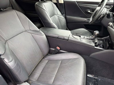 2021 Lexus ES 300h Luxury