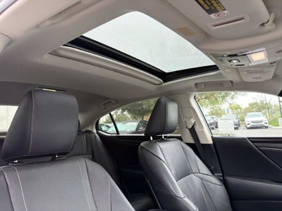 2021 Lexus ES 300h Luxury