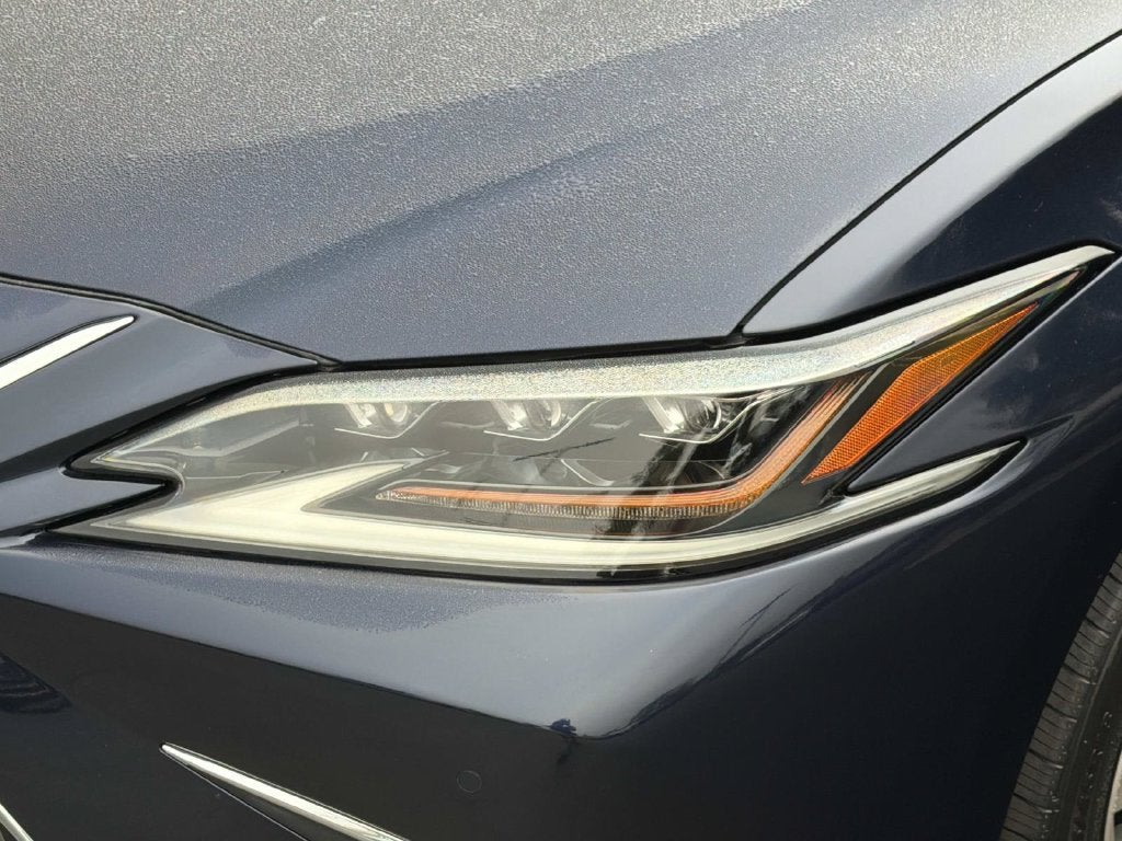 2021 Lexus ES 300h Luxury