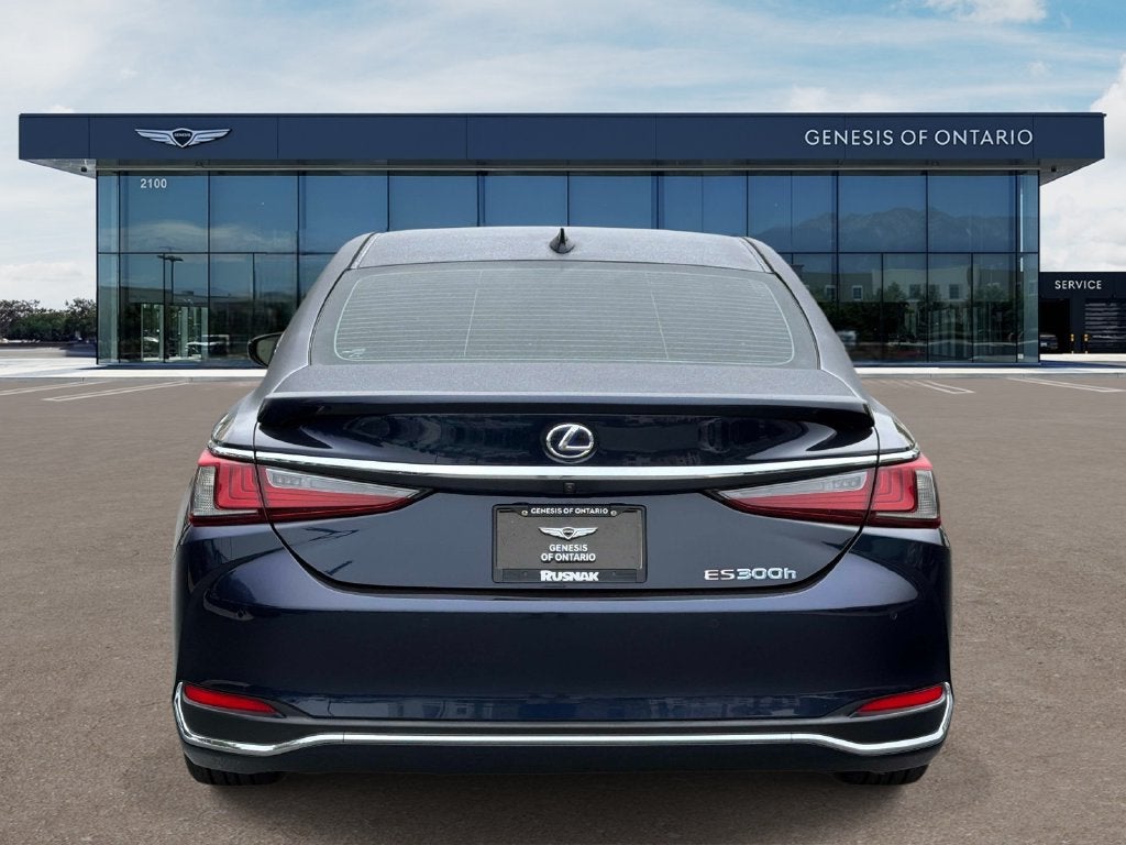 2021 Lexus ES 300h Luxury