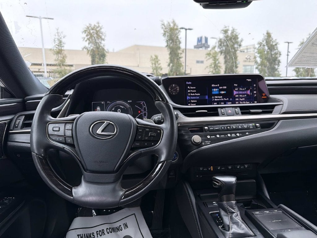 2021 Lexus ES 300h Luxury