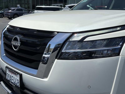 2022 Nissan Pathfinder Platinum