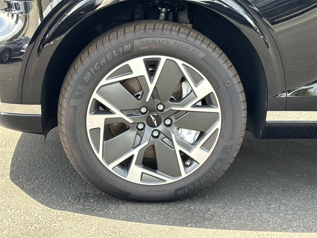 2026 Genesis Electrified GV70 STANDARD