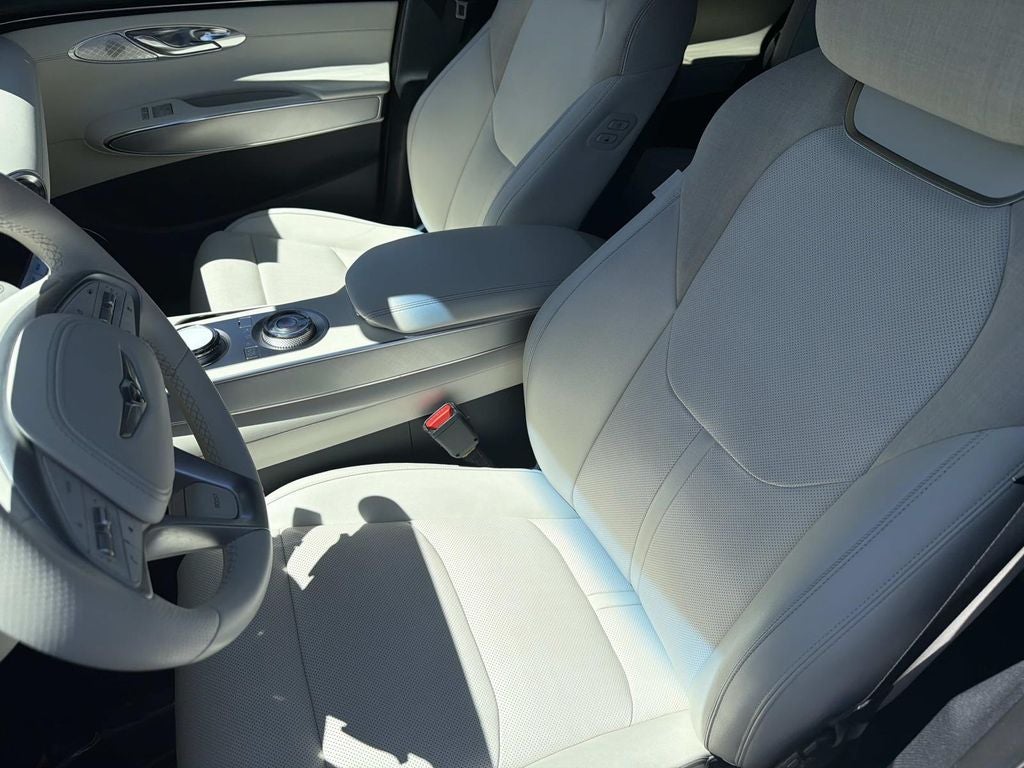 2023 Genesis Electrified GV70 Advanced