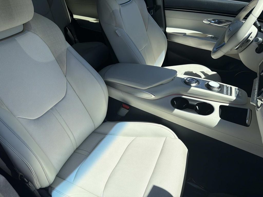 2023 Genesis Electrified GV70 Advanced