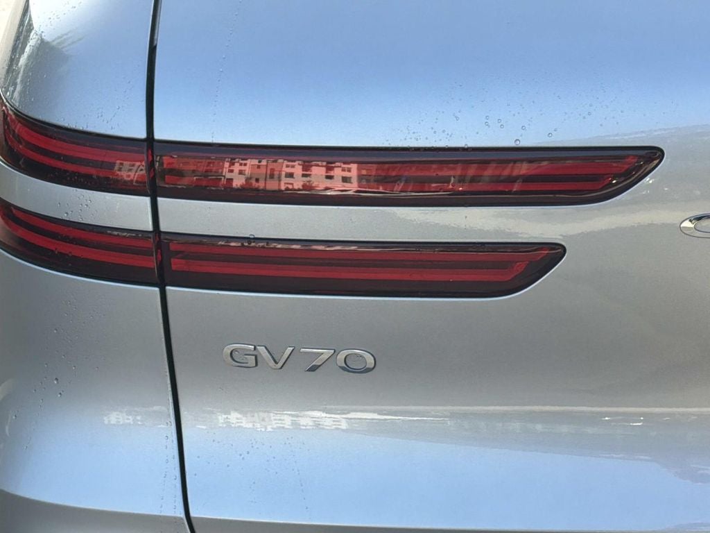 2023 Genesis Electrified GV70 Advanced