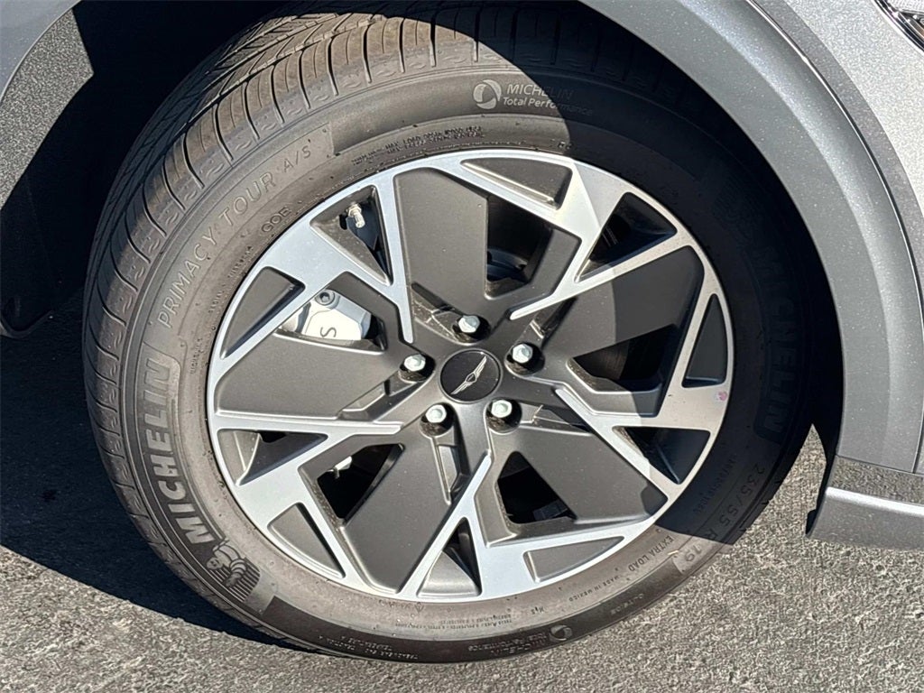 2026 Genesis Electrified GV70 STANDARD