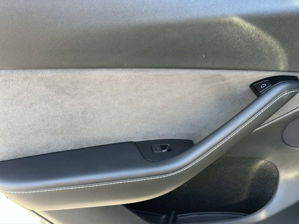 2024 Tesla Model Y Performance