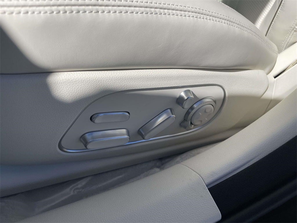 2026 Genesis G90 3.5T E-SC MHEV