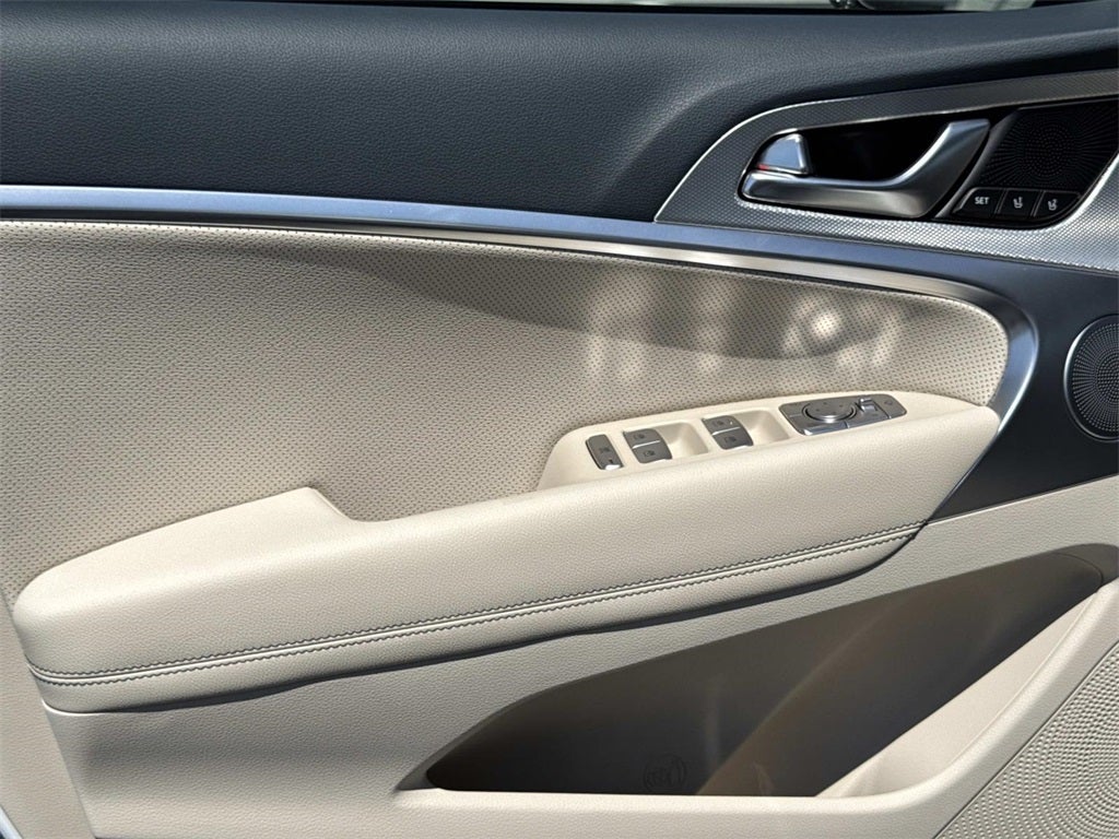 2026 Genesis G70 2.5T PRESTIGE