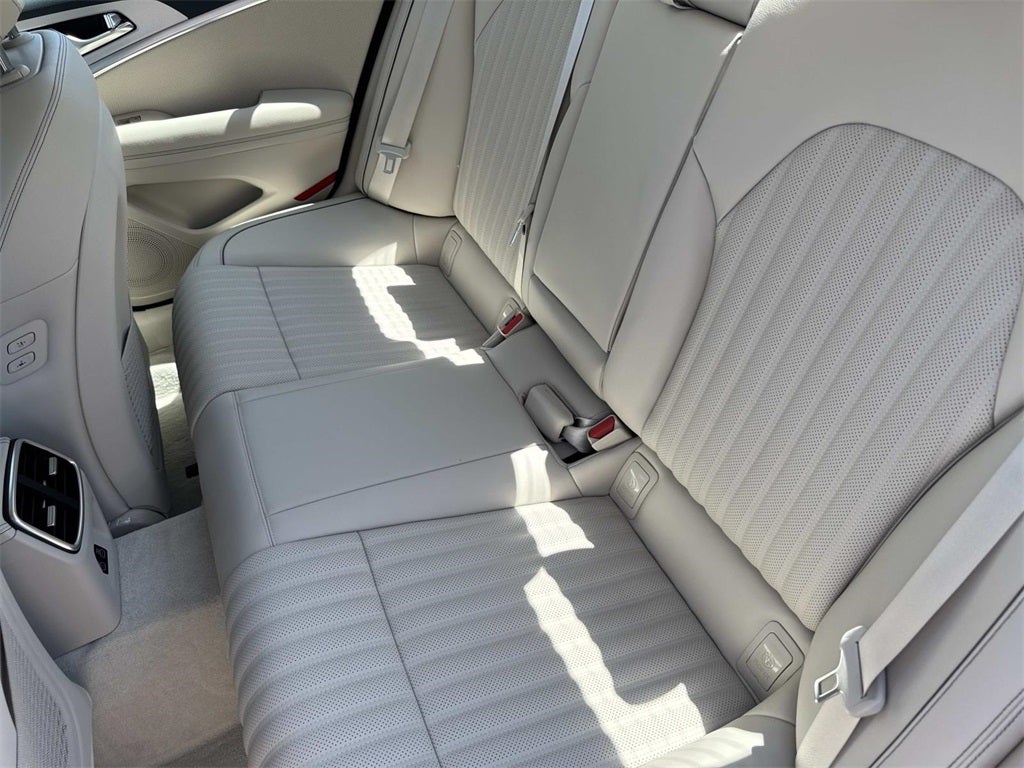 2026 Genesis G70 2.5T PRESTIGE