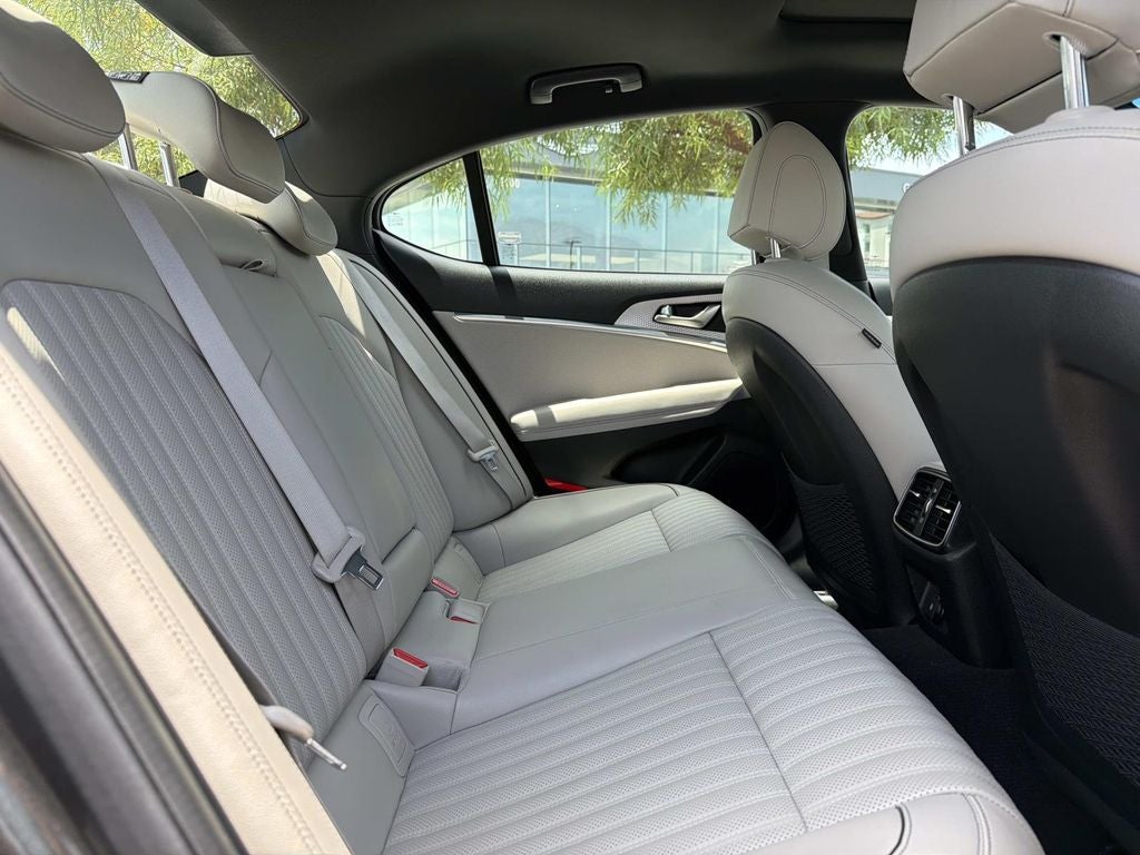 2023 Genesis G70 2.0T Sport Prestige