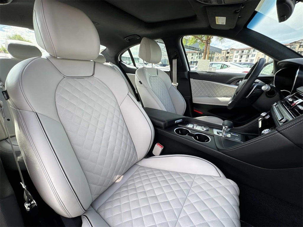 2025 Genesis G70 3.3T Sport Advanced