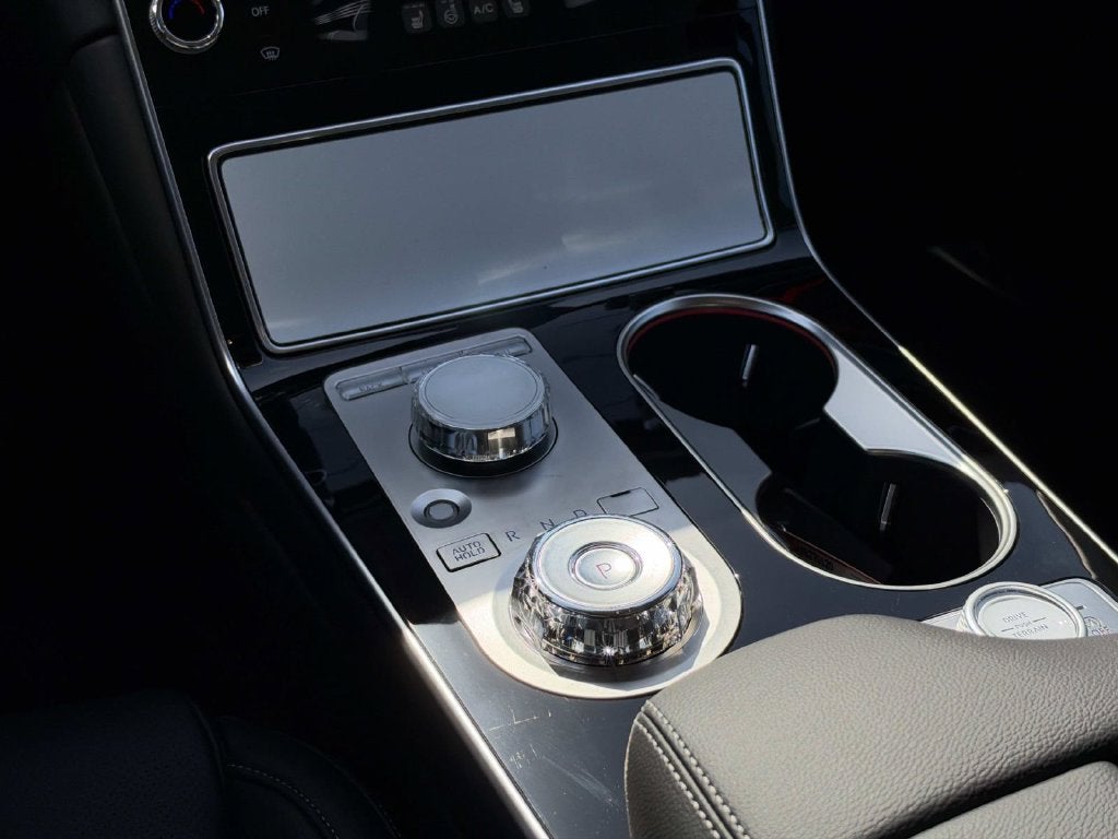 2027 Genesis GV80 2.5T