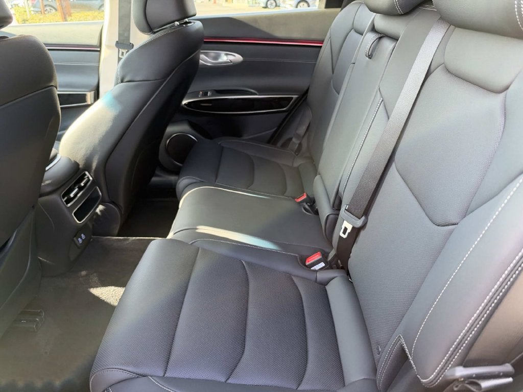 2027 Genesis GV70 2.5T