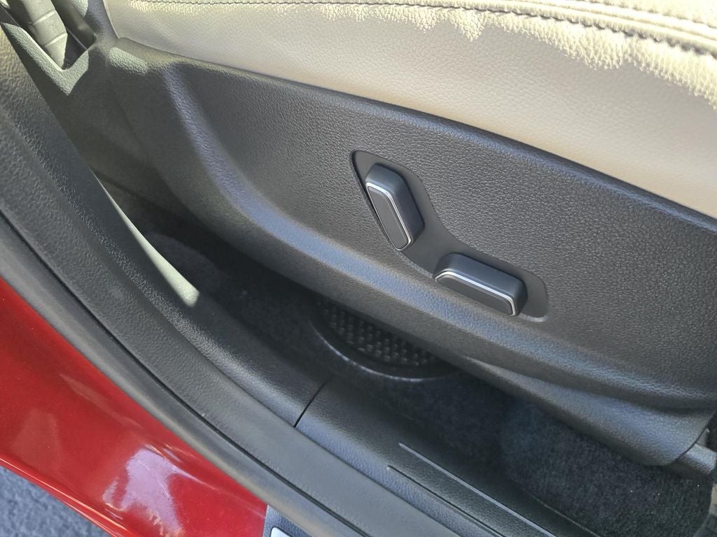 2023 Genesis GV70 2.5T Select