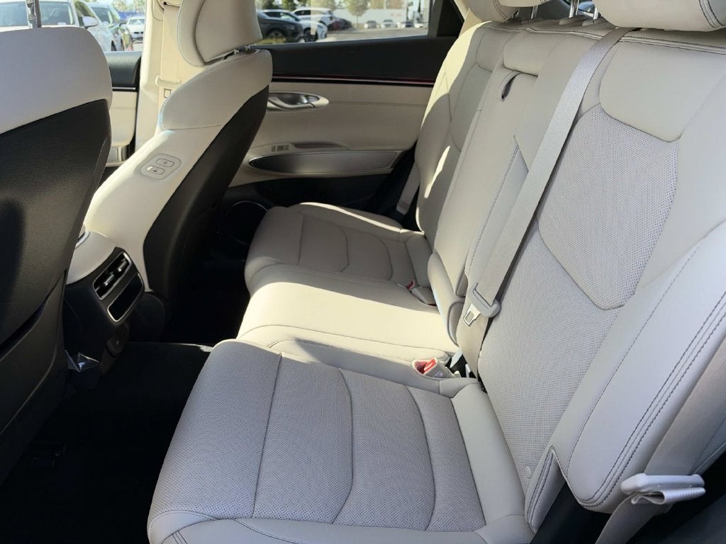 2027 Genesis GV70 2.5T SELECT