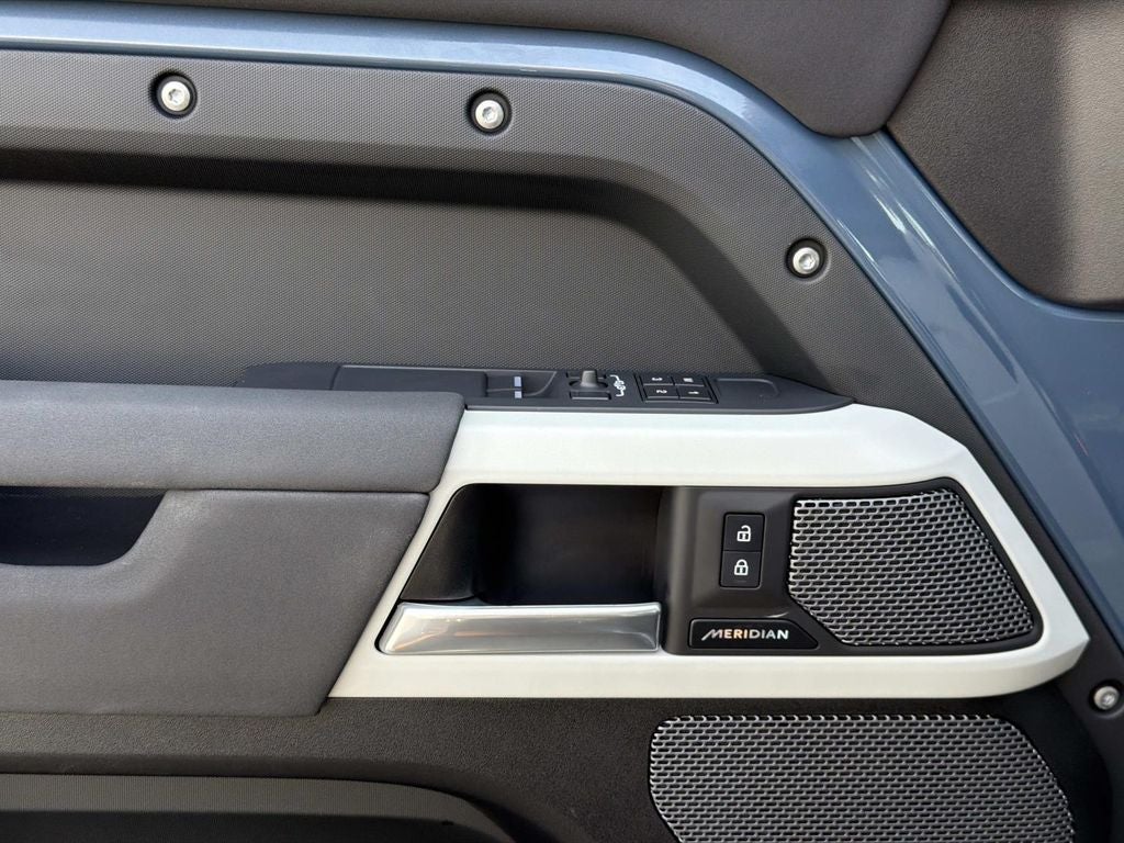 2023 Land Rover Defender 90 S