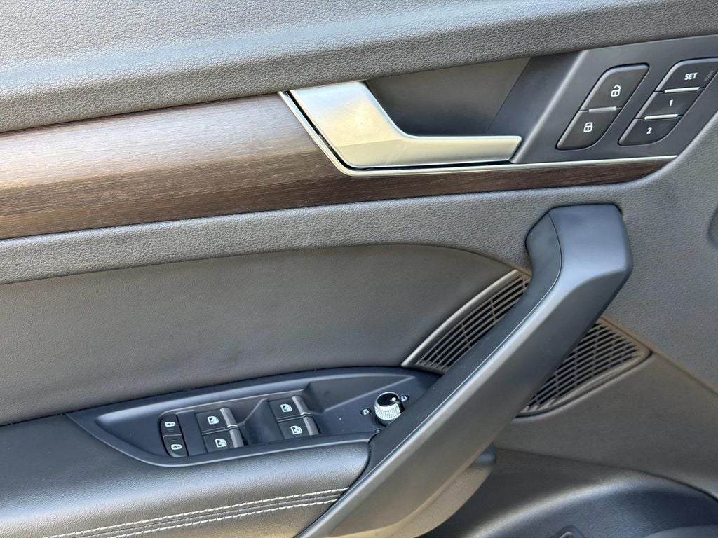 2022 Audi Q5 45 S line Premium Plus quattro