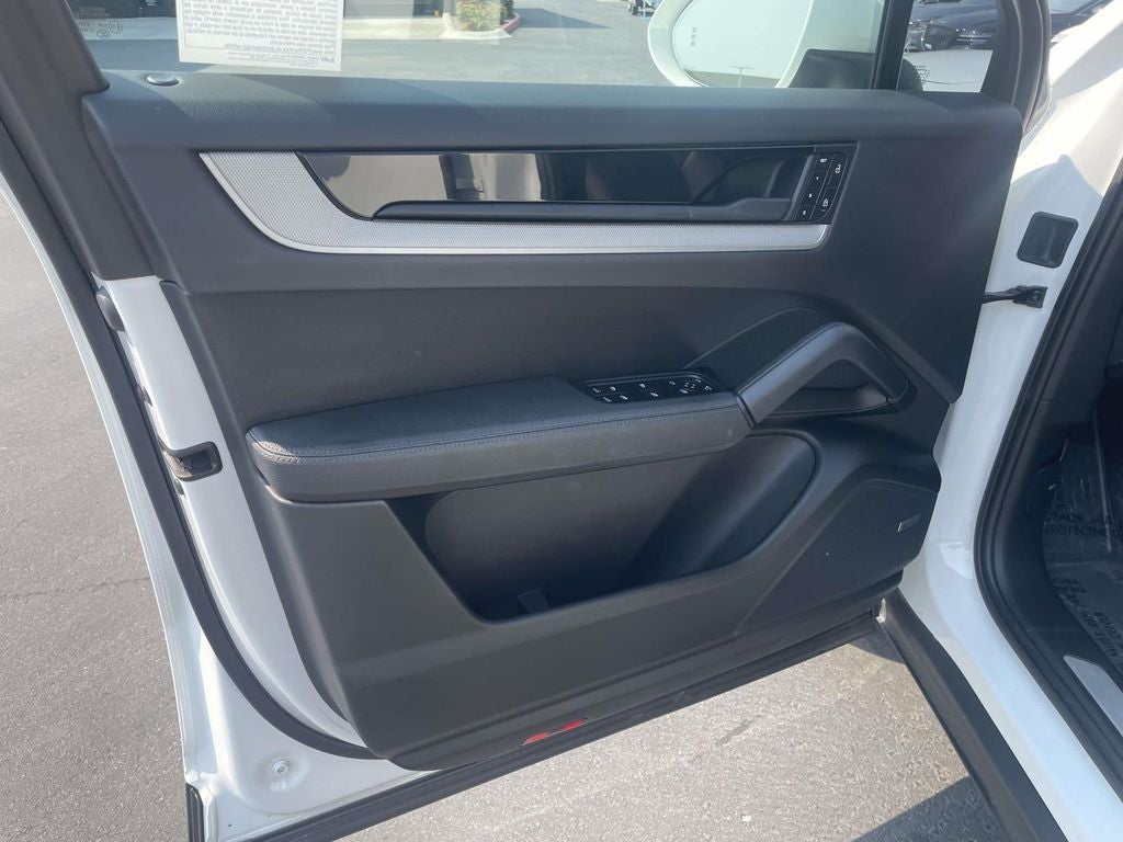 2024 Porsche Cayenne AWD