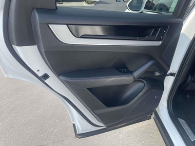 2024 Porsche Cayenne AWD