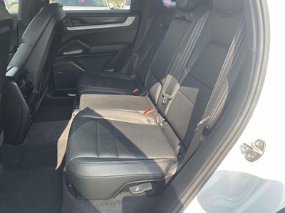 2024 Porsche Cayenne AWD