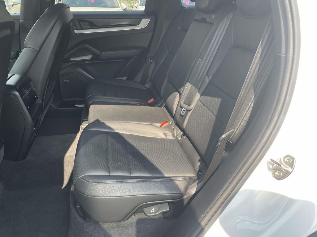 2024 Porsche Cayenne AWD