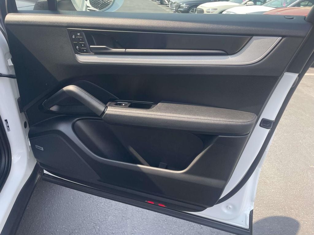 2024 Porsche Cayenne AWD