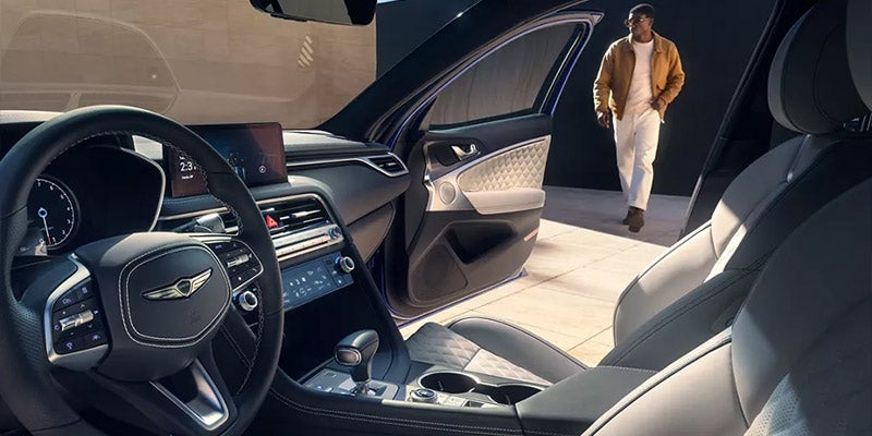 Genesis G70 Interior - seats and display