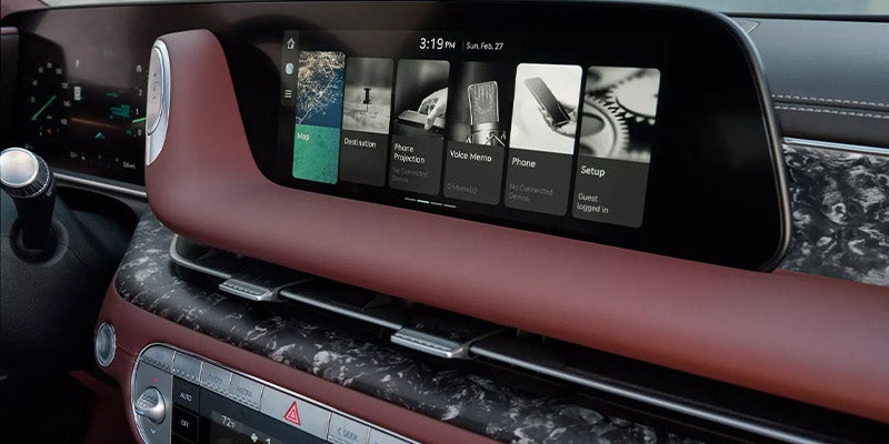Advanced infotainment in Genesis G90